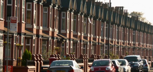 Terrace_on_Lloyd_Street_South_in_Moss_Side,_Manchester